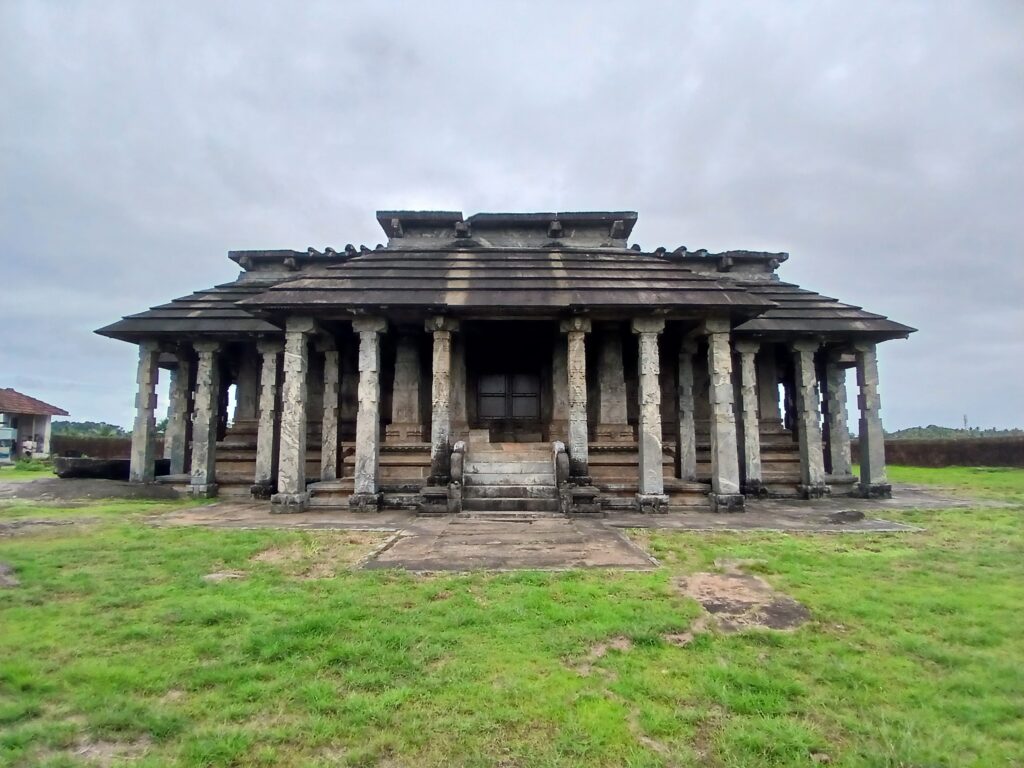 Chaturmukha_Basadi_Karkala_2